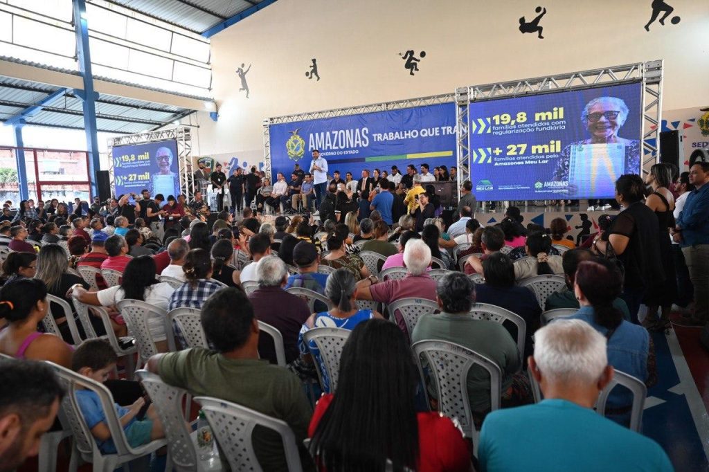 Governador Wilson Lima entrega mil títulos no Vale do Sinai e ultrapassa 19 mil famílias com imóveis regularizados no Amazonas Portal Informe Digital Governador Wilson Lima entrega mil titulos no Vale do Sinai e ultrapassa 19 mil familias com imoveis regularizados no Amazonas 8 foto Janailton Falcao Secom 1024x682 1