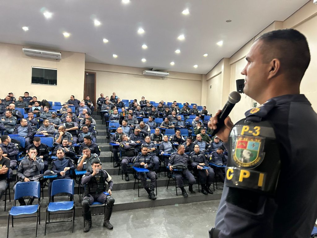 Festival de Parintins 2025: Polícia Militar do Amazonas realiza instrução de nivelamento para efetivo que vai atuar no evento Portal Informe Digital PMAM INSTRUCAO DE NIVELAMENTO PARA A OPERACAO PARINTINS 2025 FOTO MICHEL PEREIRA PMAM 2 1024x768 1