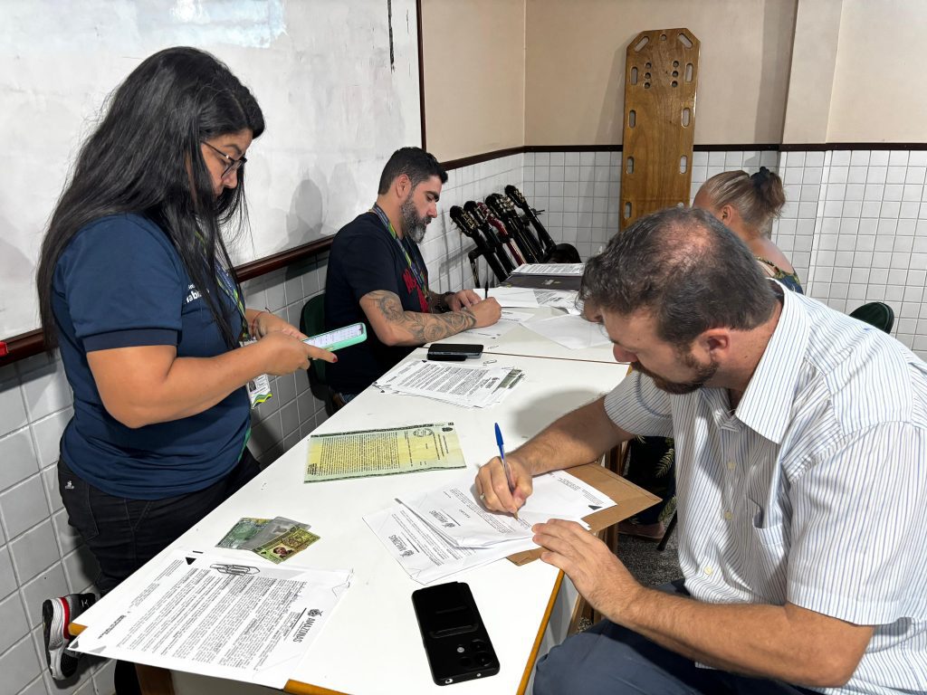 Governo do Amazonas realiza pagamento de indenizações às famílias em Humaitá Portal Informe Digital SUHAB HUMAITA PAGAMENTO INDENIZACOES 4 1024x768 1