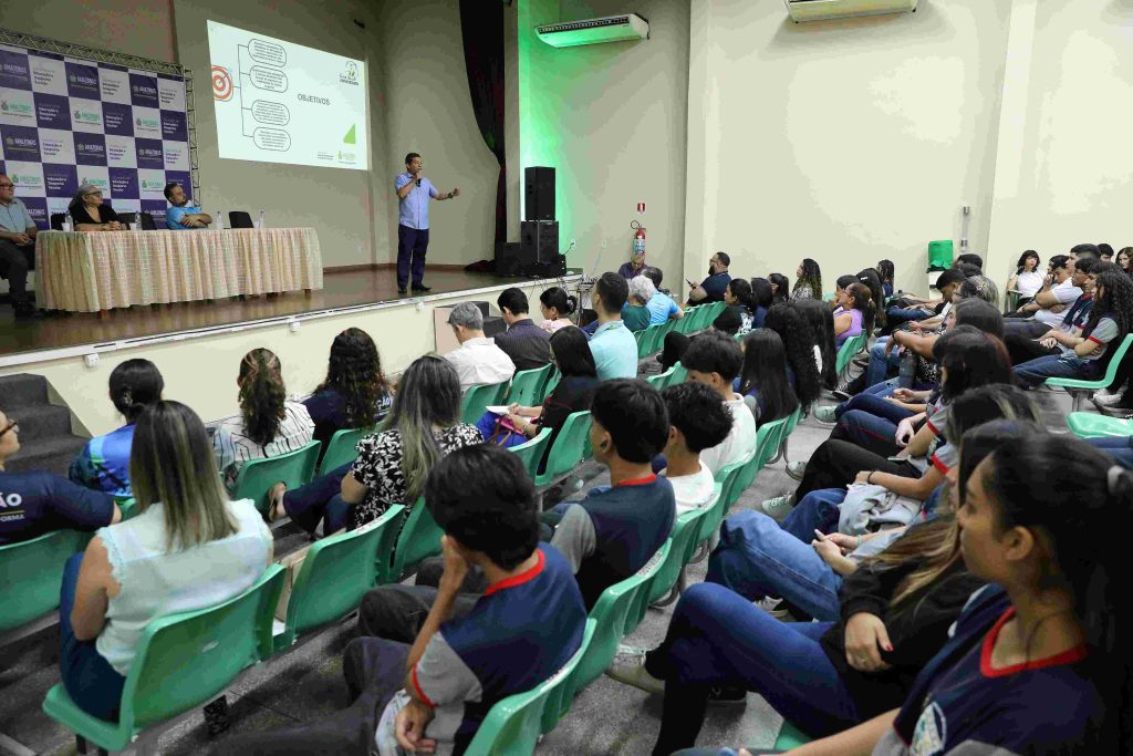 Secretaria de Educação dá início a mais uma edição do programa ‘Eu na Universidade’ Portal Informe Digital Educacao Universidade Foto Euzivaldo Queiroz 1024x683 1