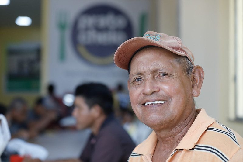 ‘Eu acho muito bom esse programa’, diz beneficiária do Programa Prato Cheio no interior Portal Informe Digital Eu acho muito bom esse programa diz beneficiaria do Programa Prato Cheio no interior Beneficiario Jofre Nascimento Foto Arthur Castro Secom 5