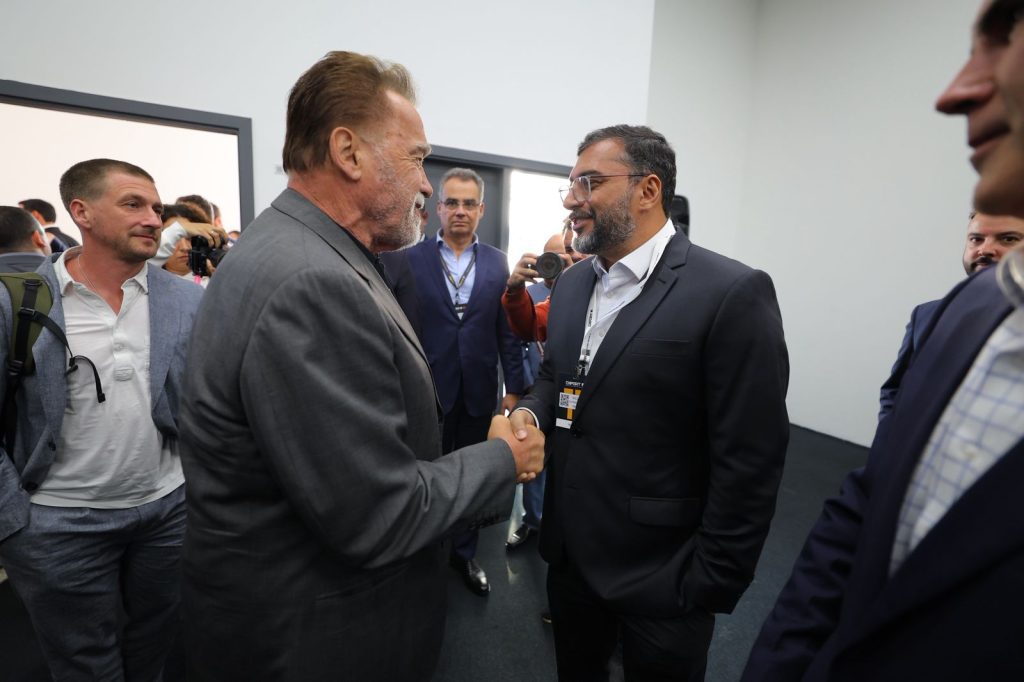 Governador Wilson Lima apresenta a Arnold Schwarzenegger papel estratégico do Amazonas na agenda climática global e na defesa dos povos da floresta Portal Informe Digital Governador Wilson Lima apresenta a Arnold Schwarzenegger papel estrategico do Amazonas na agenda climatica global e na defesa dos povos da floresta 7 foto Diego Peres Secom 1024x682 1