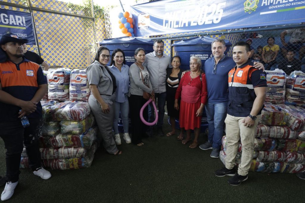 Operacao Cheia 2025 Governador Wilson Lima entrega 60 toneladas de alimentos para familias afetadas em Jutai e Fonte Boa 2 Foto Alex Pazuello e Mauro Neto Secom 1024x682 1