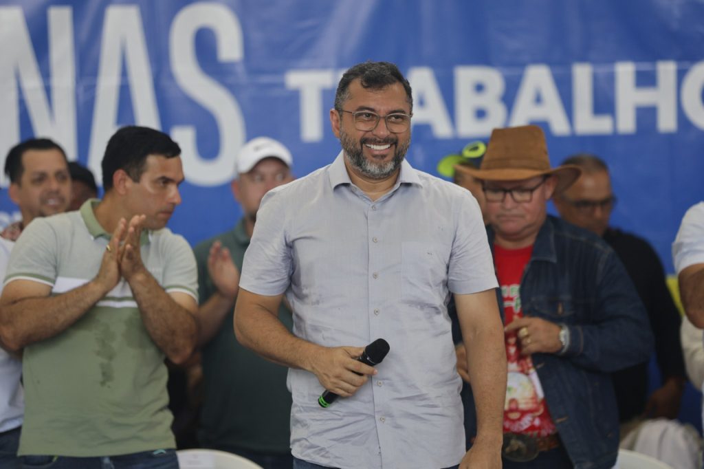 Operacao Cheia 2025 Governador Wilson Lima entrega 60 toneladas de alimentos para familias afetadas em Jutai e Fonte Boa 6 Foto Alex Pazuello e Mauro Neto Secom 1024x682 1