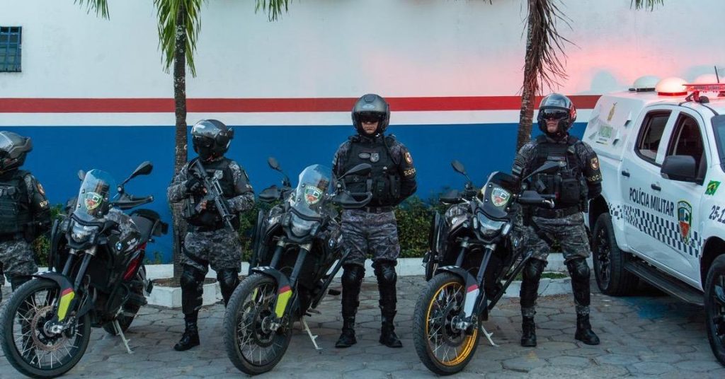 Novas viaturas e motocicletas da Polícia Militar do Amazonas já operam em Manaus e reforçam policiamento ostensivo Portal Informe Digital PMAM NOVAS MOTOS ROCAM FOTO ANTONIO FAUSTINO SECOM 1024x536 1
