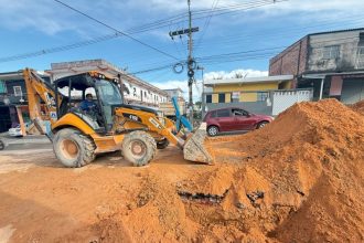 Prefeitura de Manaus avanca com implantacao de 100 metros de nova rede de drenagem no bairro Novo Aleixo 1