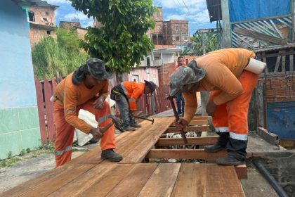 Prefeitura de Manaus entrega ponte de 140 metros de extensao e transforma realidade de moradores da comunidade Baixada da Alegria 3