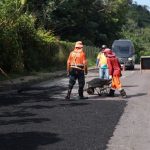 Prefeitura de Manaus realiza recuperacao asfaltica em grande avenida do bairro Cidade de Deus 3