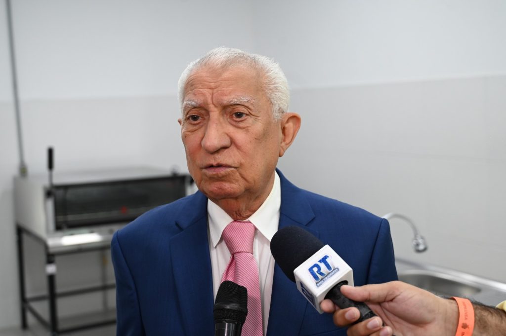 Idosos destacam importância da Cozinha Escola da FUnATI para a qualidade de vida Portal Informe Digital SECOM Cozinha Escola da FUnATI reitor da FUnATI Euler Ribeiro FOTO Janailton Falcao 1024x681 1