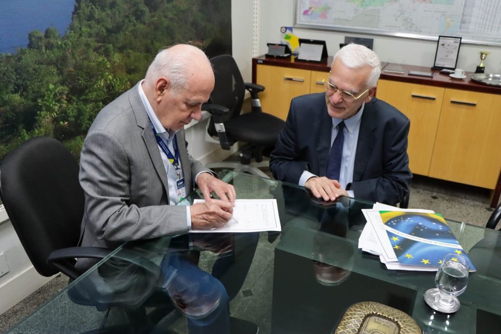 Amazonas e Chipre firmam acordo de cooperação técnica para fortalecer relações comerciais Portal Informe Digital SEDECTI AmazonasChipre BrunoLeao 3 1024x683 1