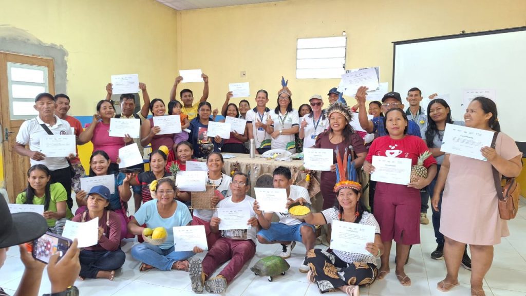 Horta caseira e cultura da melancia: Sepror qualifica 53 produtores Tikuna em Amaturá Portal Informe Digital Sepror Amatura Cursos foto Divulgacao 1 1024x576 1