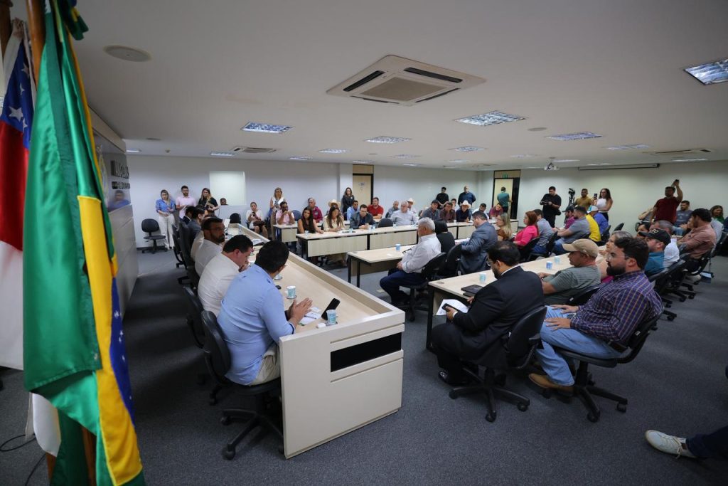 Governador Wilson Lima reúne com produtores do sul do Amazonas e reforça apoio à regularização fundiária Portal Informe Digital WhatsApp Image 2025 07 23 at 151847 1024x683 1