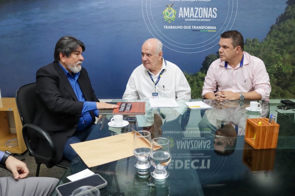 Sedecti e Correios firmam protocolo para fortalecer logística e ampliar mercado de empreendedores amazonenses Portal Informe Digital WhatsApp Image 2025 07 24 at 133500 1 1024x682 1