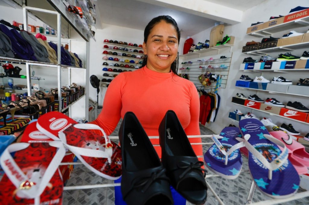 “Cada centavo está investido no meu sonho”, diz empreendedora do interior do Amazonas contemplada pelo programa Crédito Rosa Portal Informe Digital WhatsApp Image 2025 07 28 at 151629 1024x682 1