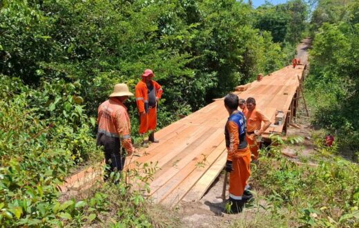 Prefeitura de Manaus constrói ponte de 120 metros no ramal do Brasileirinho para melhorar acesso e mobilidade dos moradores