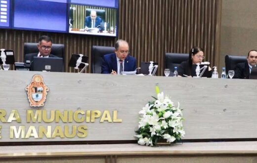 Capacitação profissional avança para comissão enquanto duas propostas aguardam sanção em Manaus