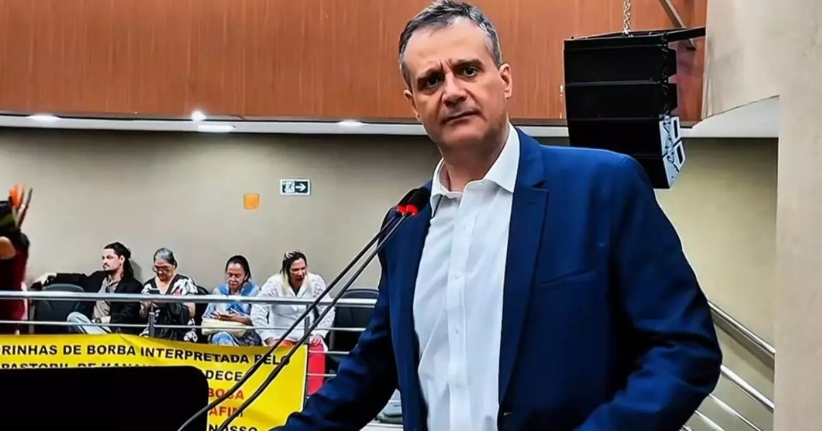 Orientação sobre mamografia é apresentada ao lado de projeções para Manaus